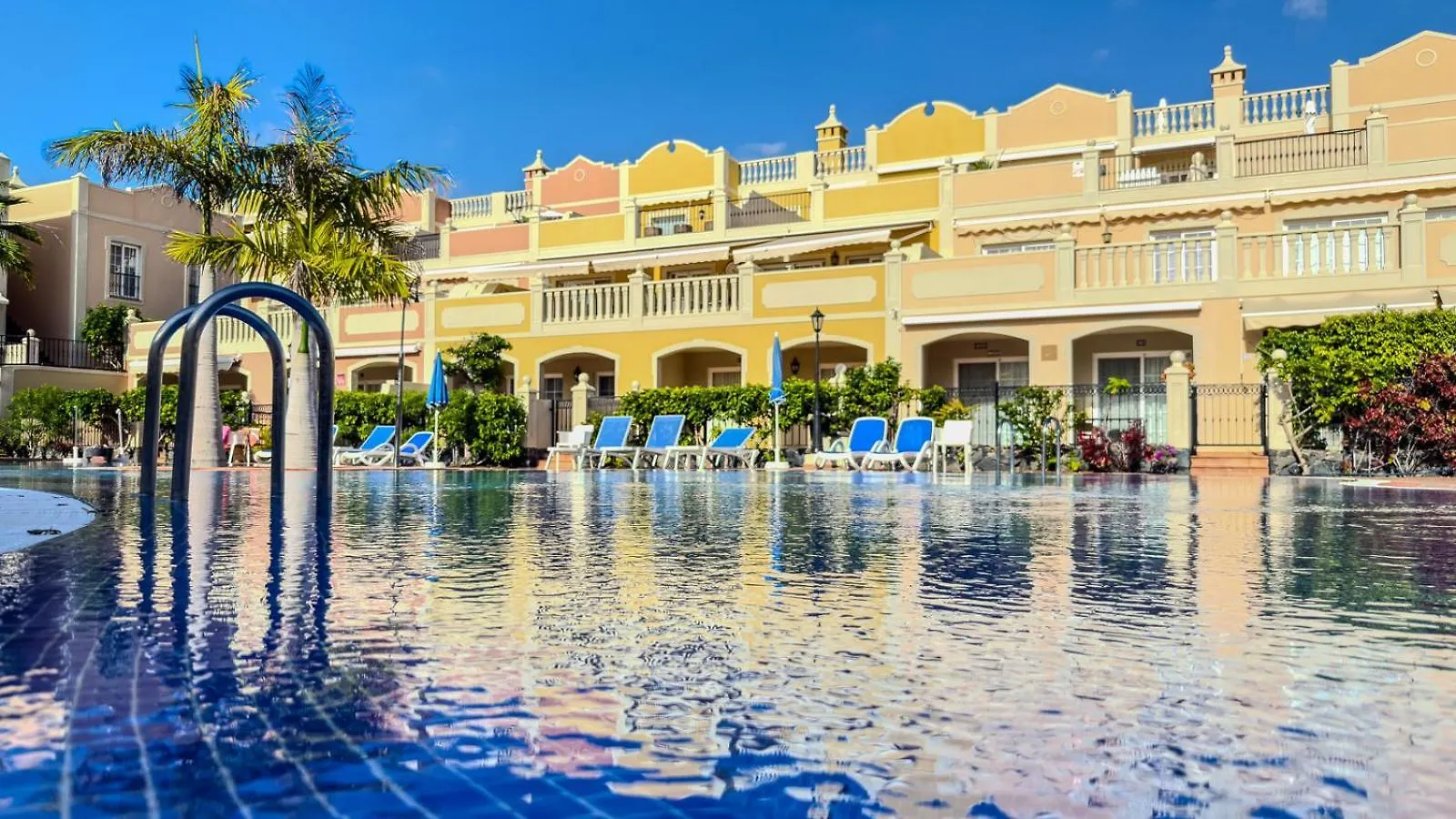 Paraiso Poolside Townhouse In Palm-Mar