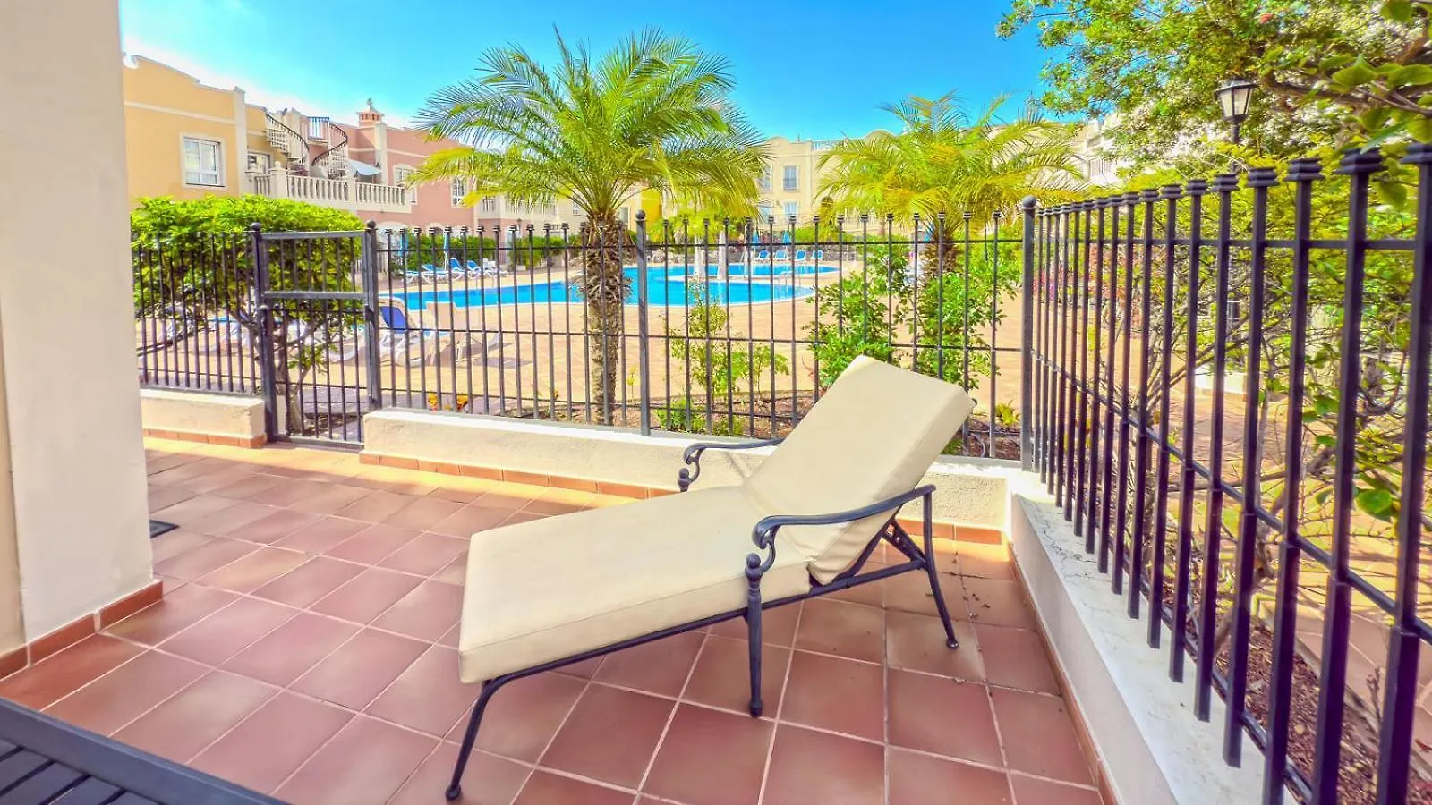 Paraiso Poolside Townhouse In Palm-Mar Semesterbostad